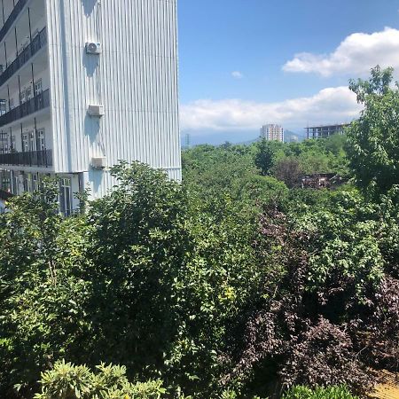 Mzeos House Hotell Batumi Eksteriør bilde